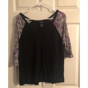 TORRID RAGLAN TOP